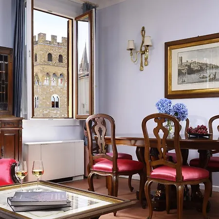 Signoria Square Apartment *