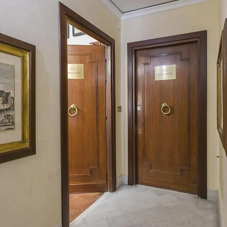 Signoria Square Apartment