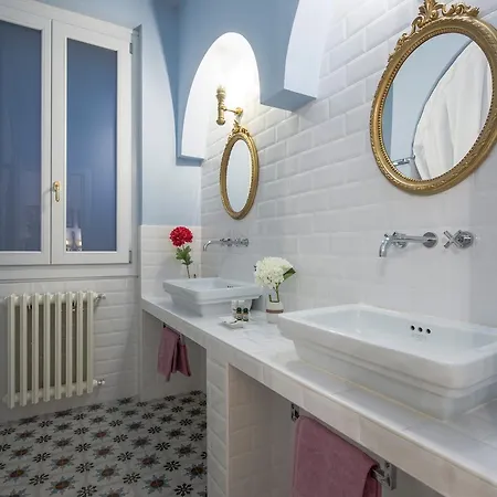Signoria Square Apartment *