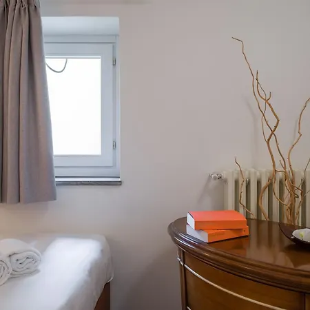 Signoria Square Apartment *