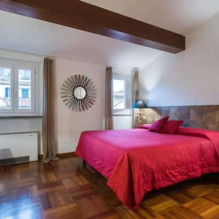 Signoria Square Apartment *