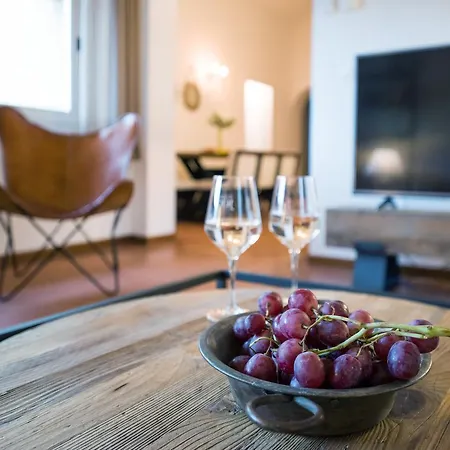 Signoria Square Apartment