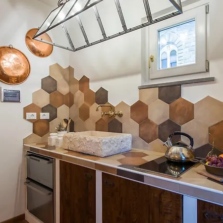Signoria Square Apartment Florence